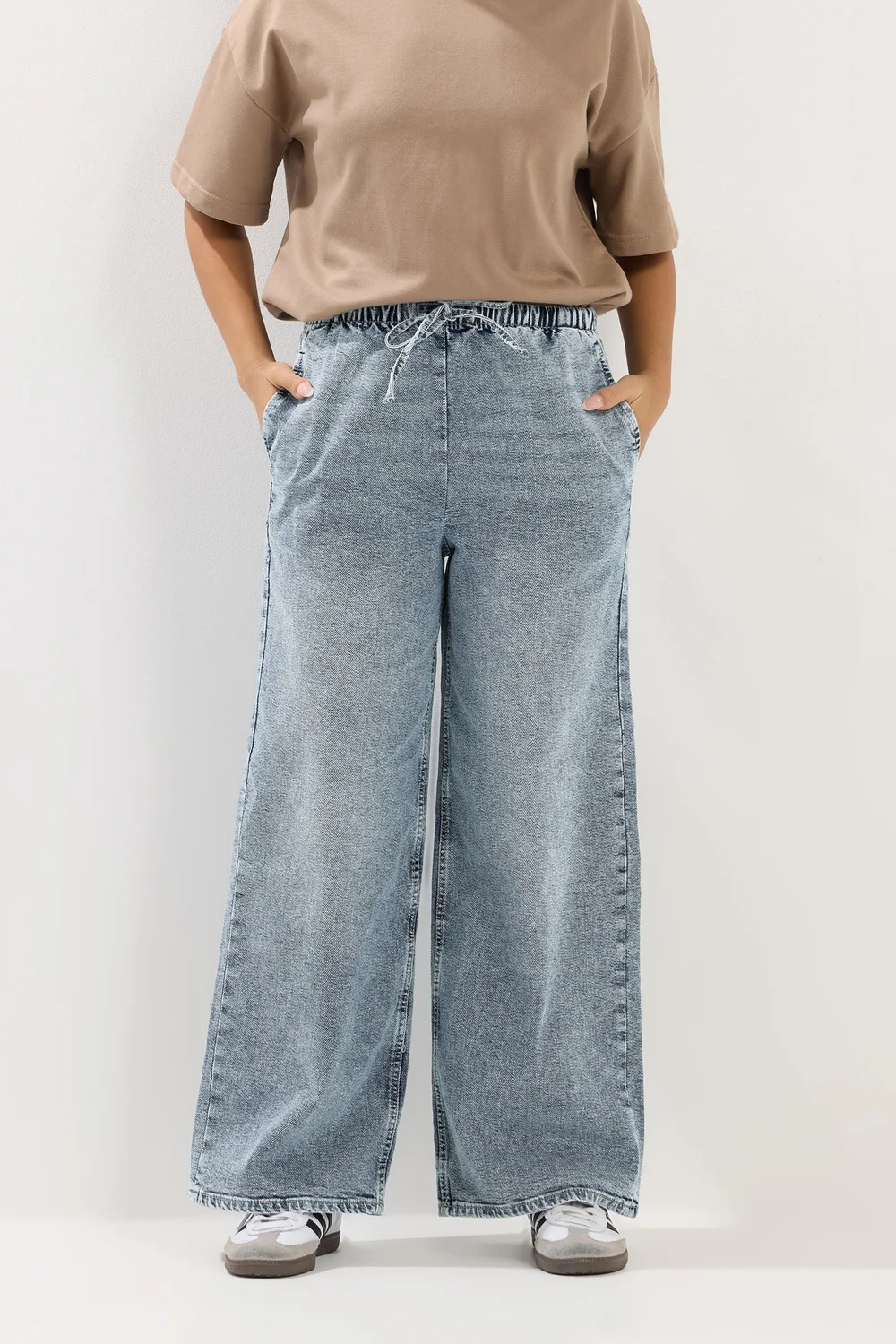 PixieGirl Petite Mid Blue Pull On Wide Leg Jeans - 6/L27 Image 2