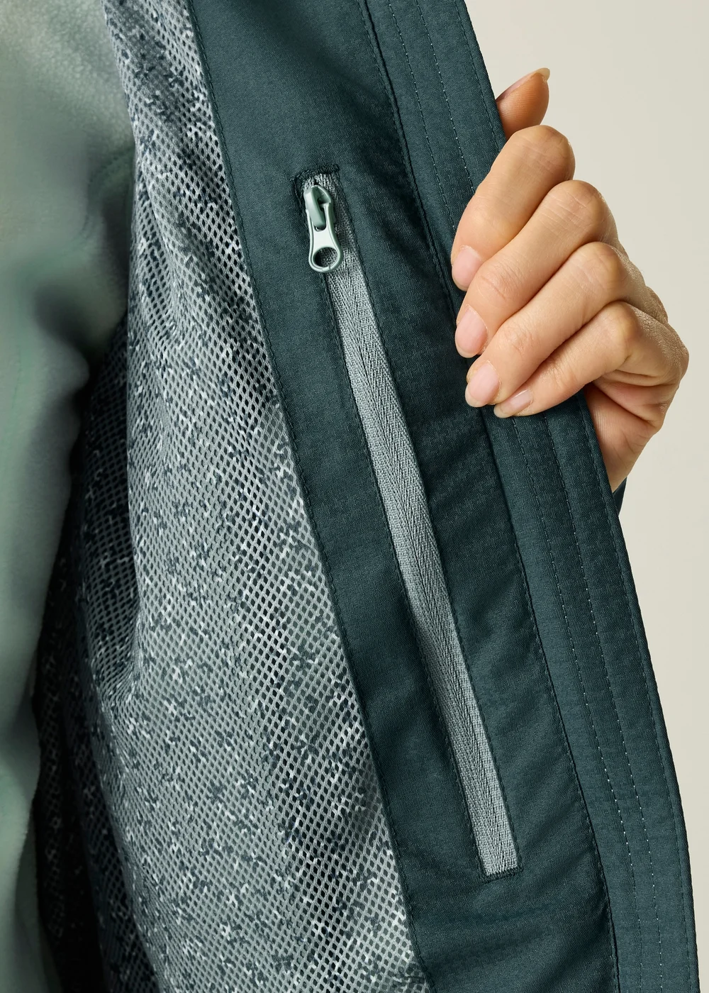 Regatta Mediterranea Green Hamara IV Waterproof With Isotex Technology Jacket - 12 Image 4