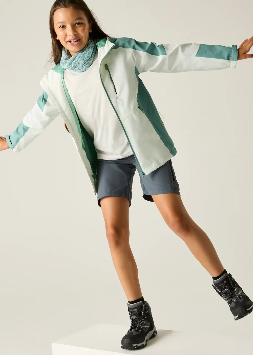 Regatta China Blue Night Sky Calderdale III Waterproof Reflective Jacket (3-13 Years) - 9-10 Yrs Image 3