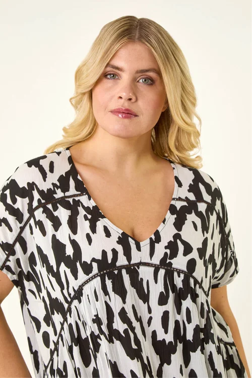 Roman Black Curve Ladder Printed Top - 18 Image 4