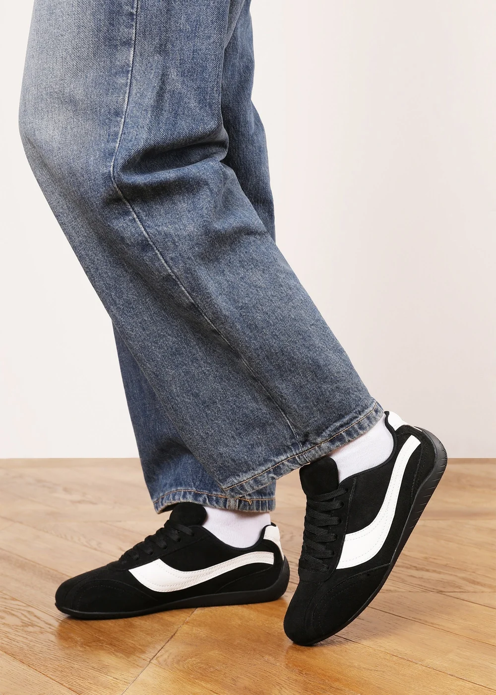 Where's That From Ulani Black Low-Top Lace-up Trainer - 7 Image 6