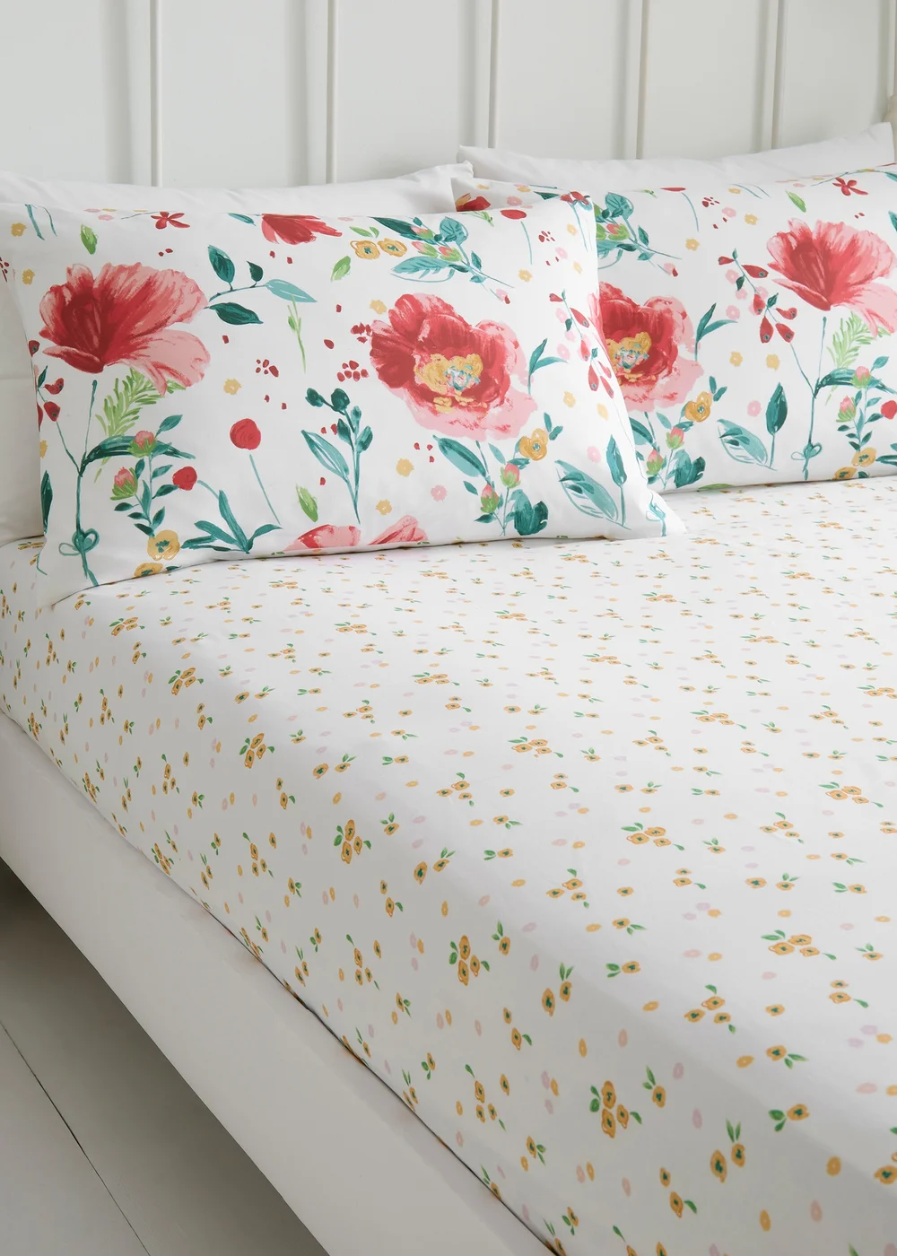 Dreams & Drapes Abstract Poppy Breathable White Fitted Bed Sheet - Single Image 1