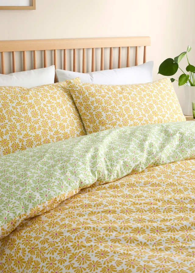 Fusion Retro Daisy Floral Reversible Yellow Duvet Cover Set