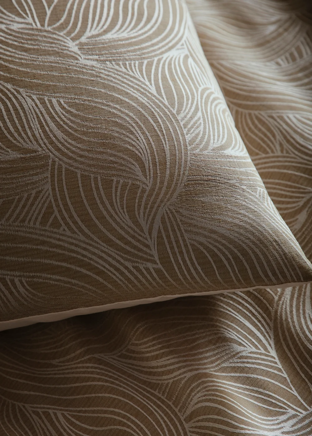Laurence Llewelyn-Bowen Venus Grace Jacquard Natural Duvet Cover Set - Double Image 3