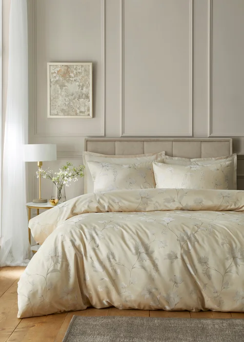 Soiree Lilly Floral Jacquard Jacquard Champagne Duvet Cover Set - Double Image 1