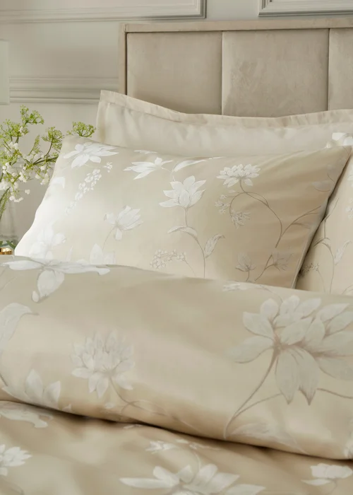 Soiree Lilly Floral Jacquard Jacquard Champagne Duvet Cover Set - Double Image 2