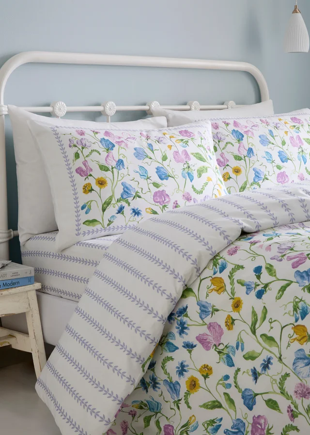 Dreams & Drapes Sweetpea Floral Reversible Lilac Duvet Cover Set