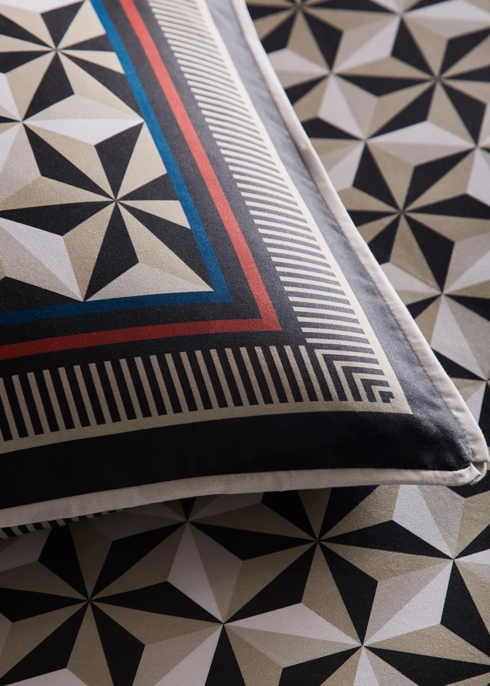 Laurence Llewelyn-Bowen Hero Soft Touch Black Duvet Cover Set - Double Image 3