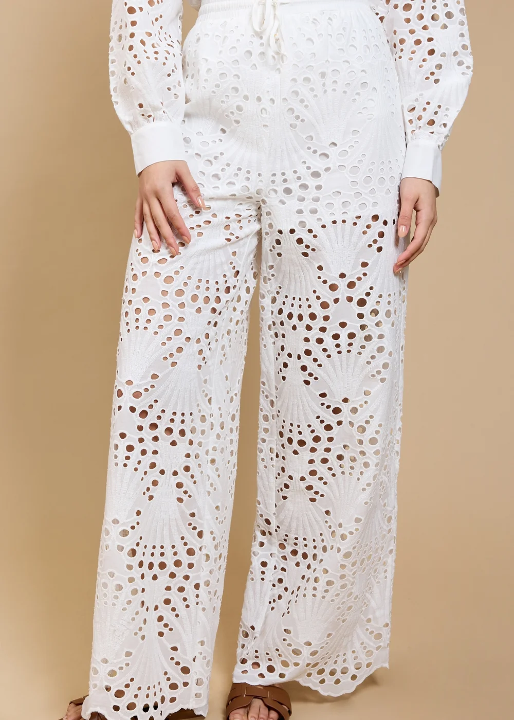 Little Mistress White Broderie Trousers - M Image 4