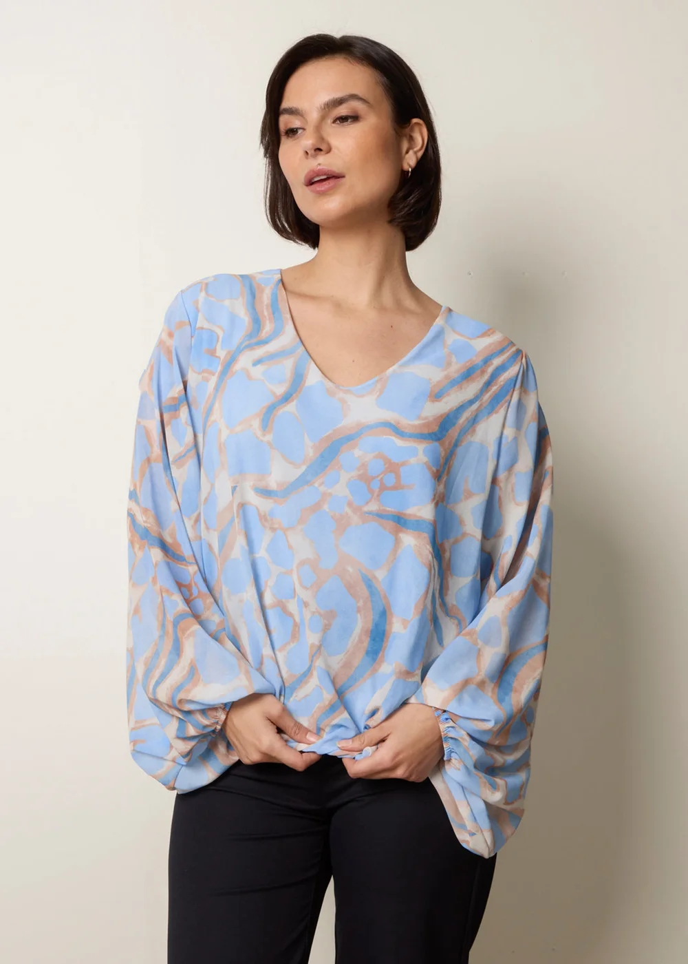 Blue Vanilla Blue Abstract Print V Neck Puffball Top - S/M Image 4