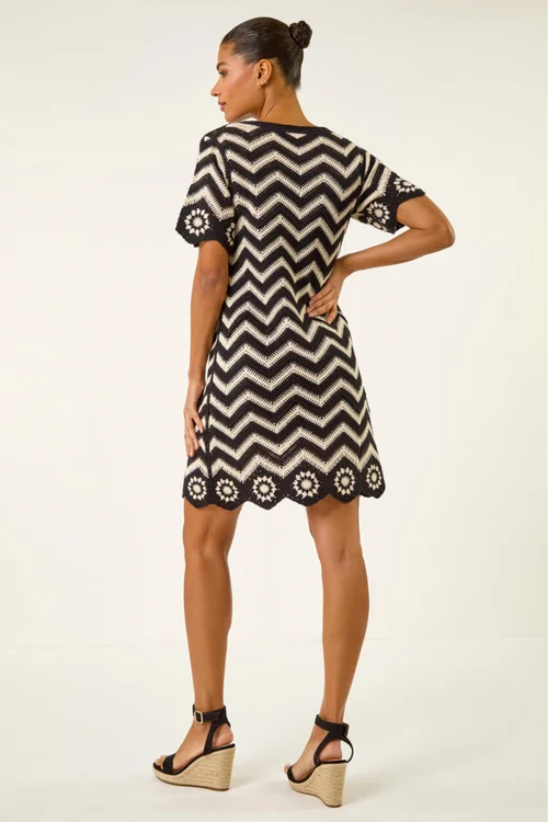 Roman Black Zig Zag Crochet Shift Dress - 20 Image 2