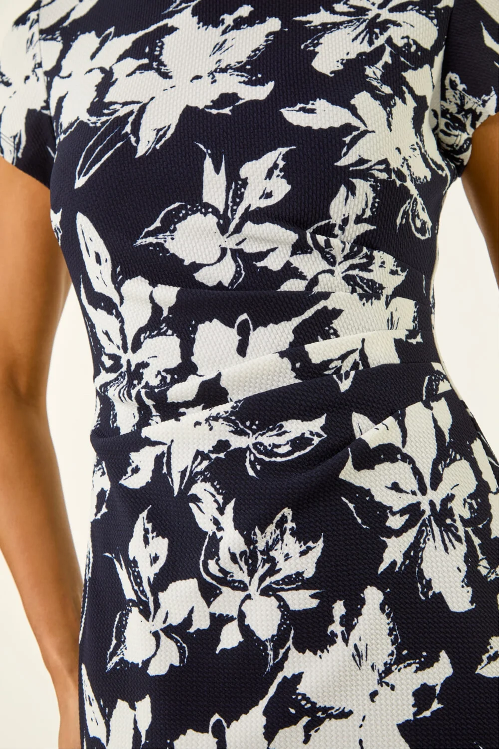 Roman Navy Floral Gathered Shift Dress - 14 Image 4