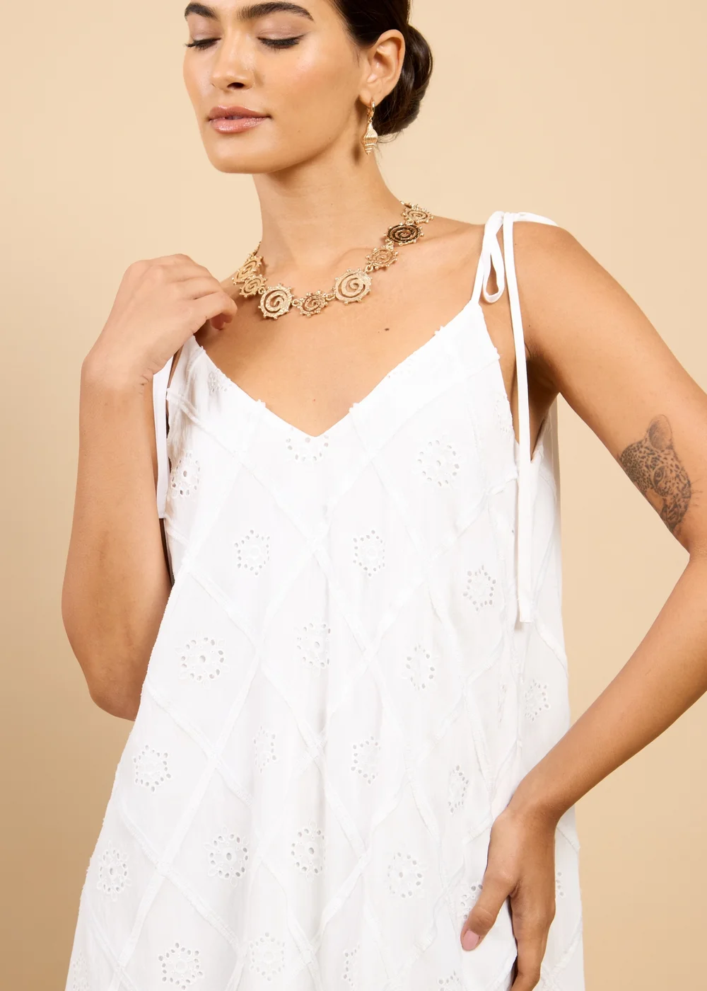little mistress embroidered maxi dress Little Mistress Embroidered Hem Midaxi Dress - Pink