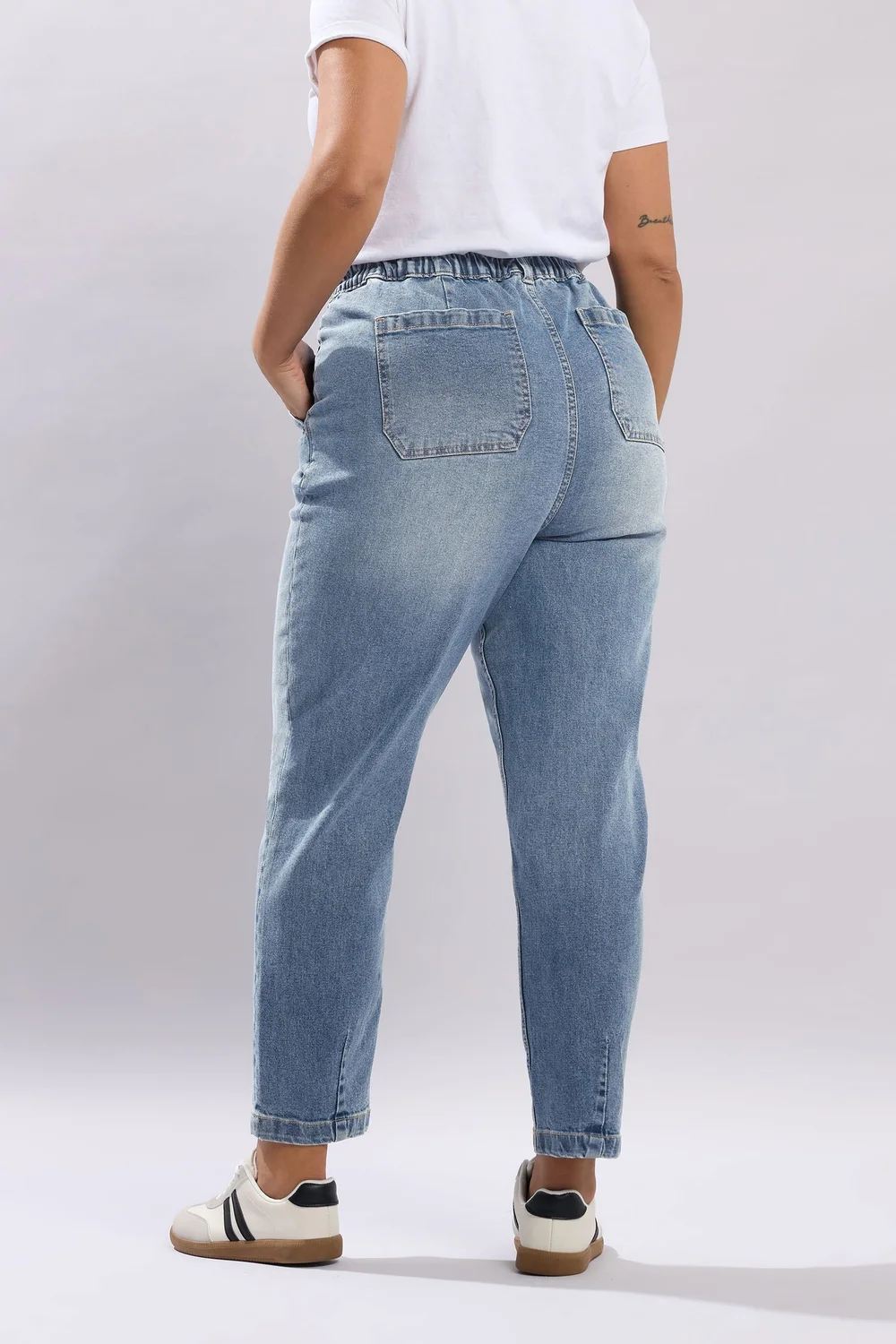 Yours Curve Light Blue Barrel Leg Jeans - 18 Image 3