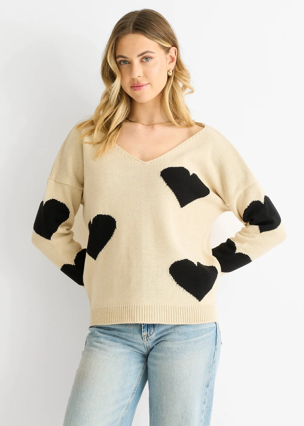 Gini London Beige V Neck Oversized Heart Knit Jumper - M/L Image 3