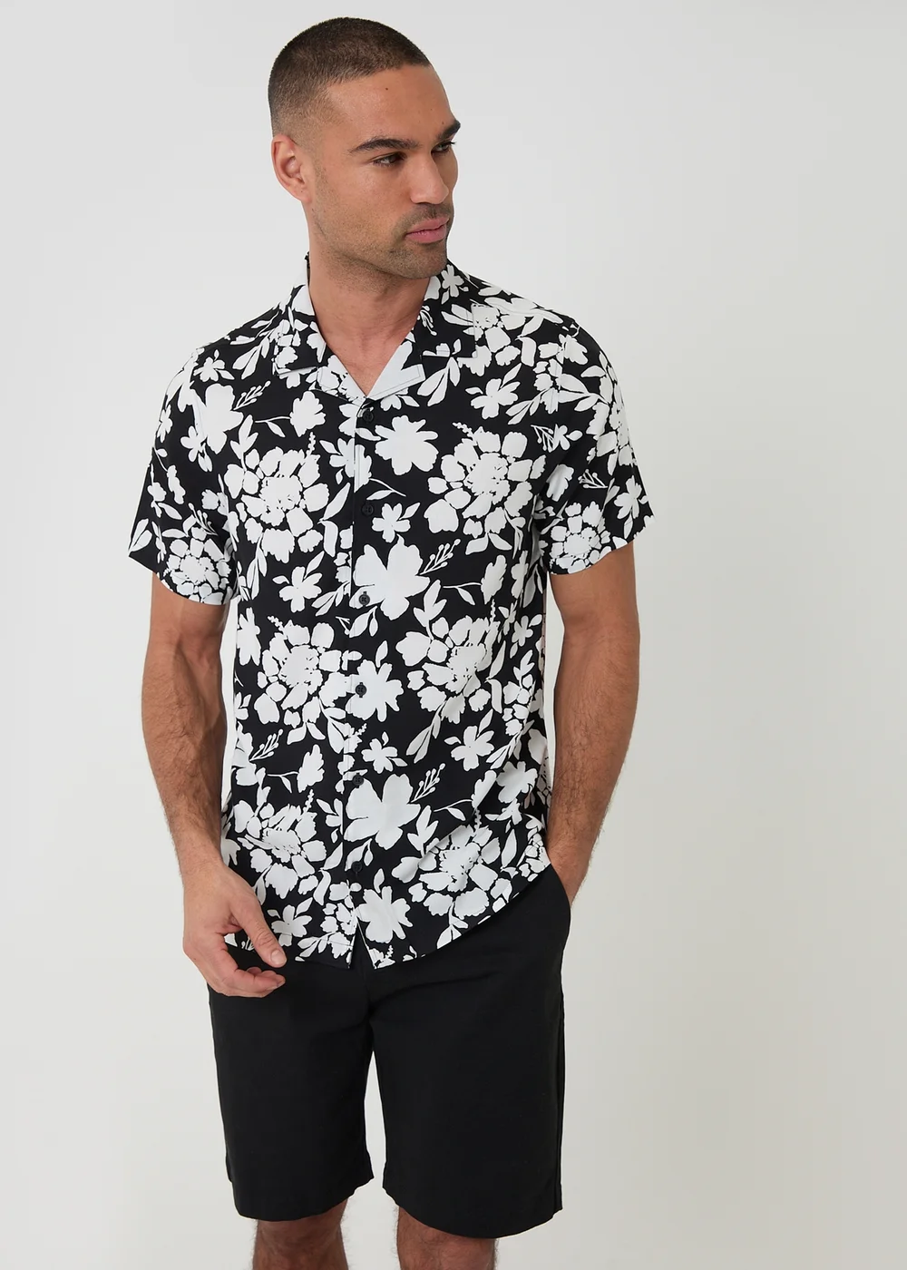 Threadbare Black Abstract Floral Print Short Sleeve Shirt - XL Image 1