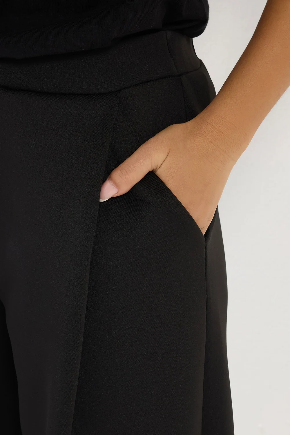 PixieGirl Petite Black Jersey Pleated Barrel Trousers - 16/L27 Image 4