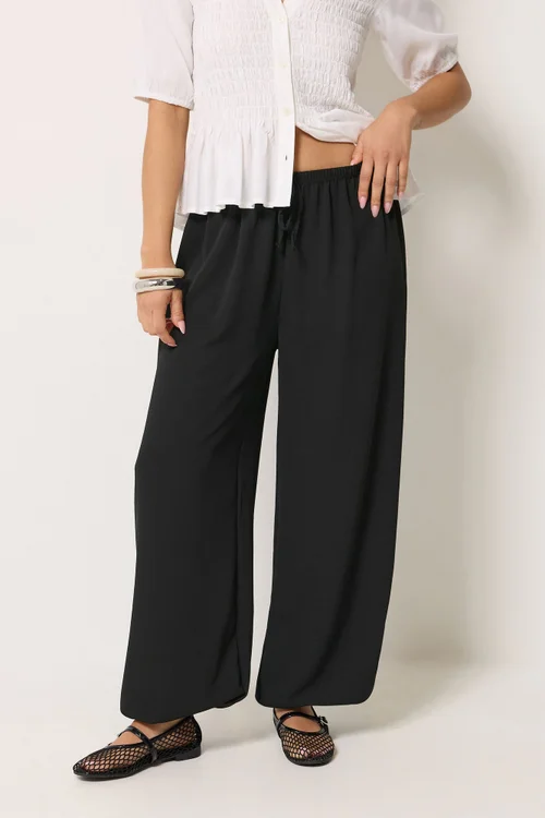 PixieGirl Petite Black Crepe Balloon Trousers - 10/L27 Image 2