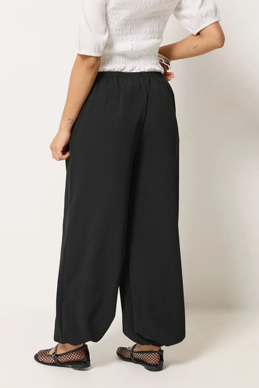 PixieGirl Petite Black Crepe Balloon Trousers - 10/L27 Image 3