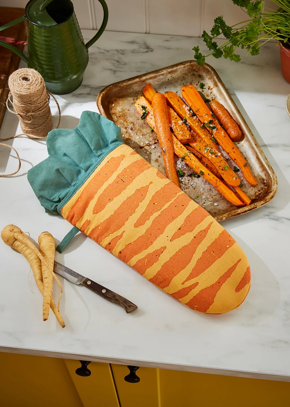 Ulster Weavers Time to Grow Green Gauntlet Oven Glove - One Size Image 2