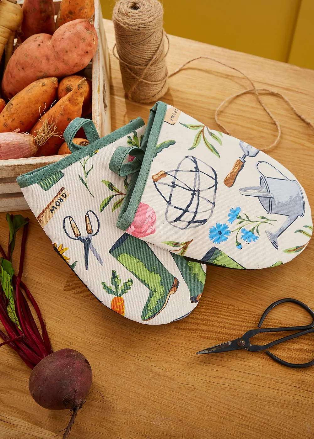 Ulster Weavers Time to Grow Green Microwave Mitts - Pair - One Size Image 2
