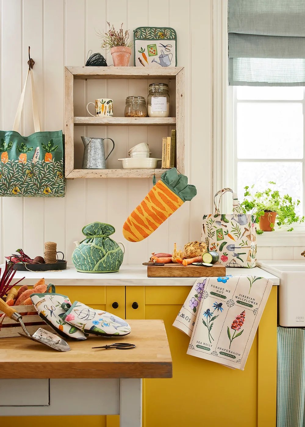 Ulster Weavers Time to Grow Green Tea Cosy - Muff - One Size Image 3