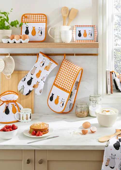 Ulster Weavers Cats In Waiting Orange Gauntlet Oven Glove - One Size Image 3