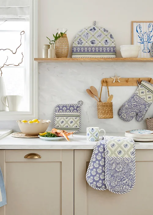 Ulster Weavers Coastal Treasures Blue Gauntlet Oven Glove - One Size Image 3