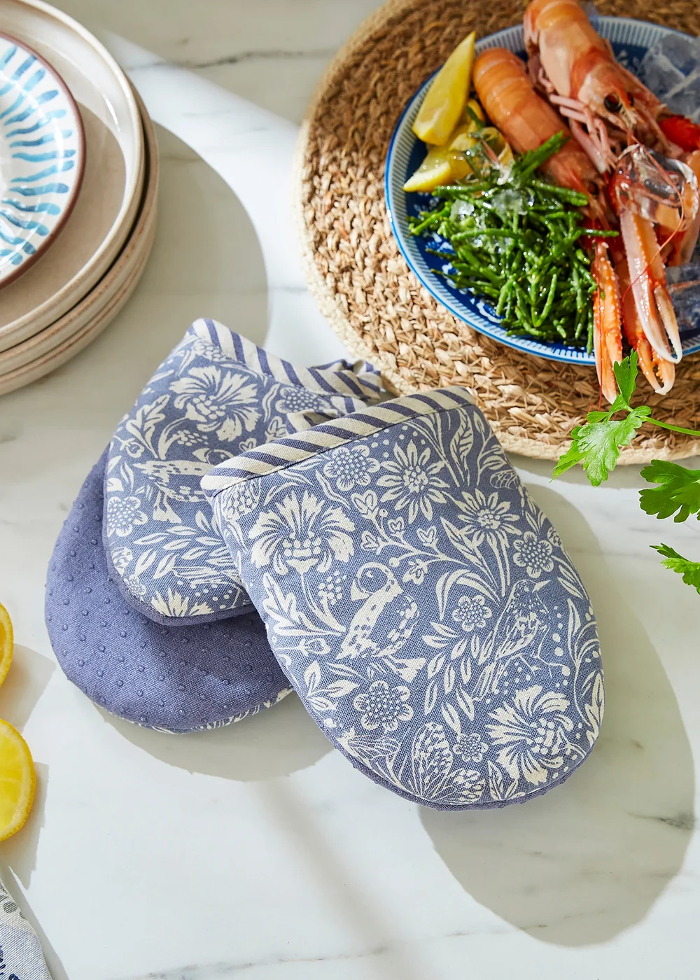 Ulster Weavers Coastal Treasures Blue Microwave Mitts - Pair - One Size Image 2