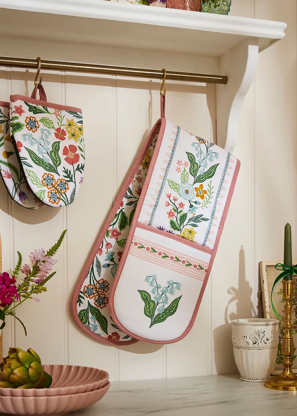 Ulster Weavers Petals & Prose Pink Microwave Mitts - Pair - One Size Image 3