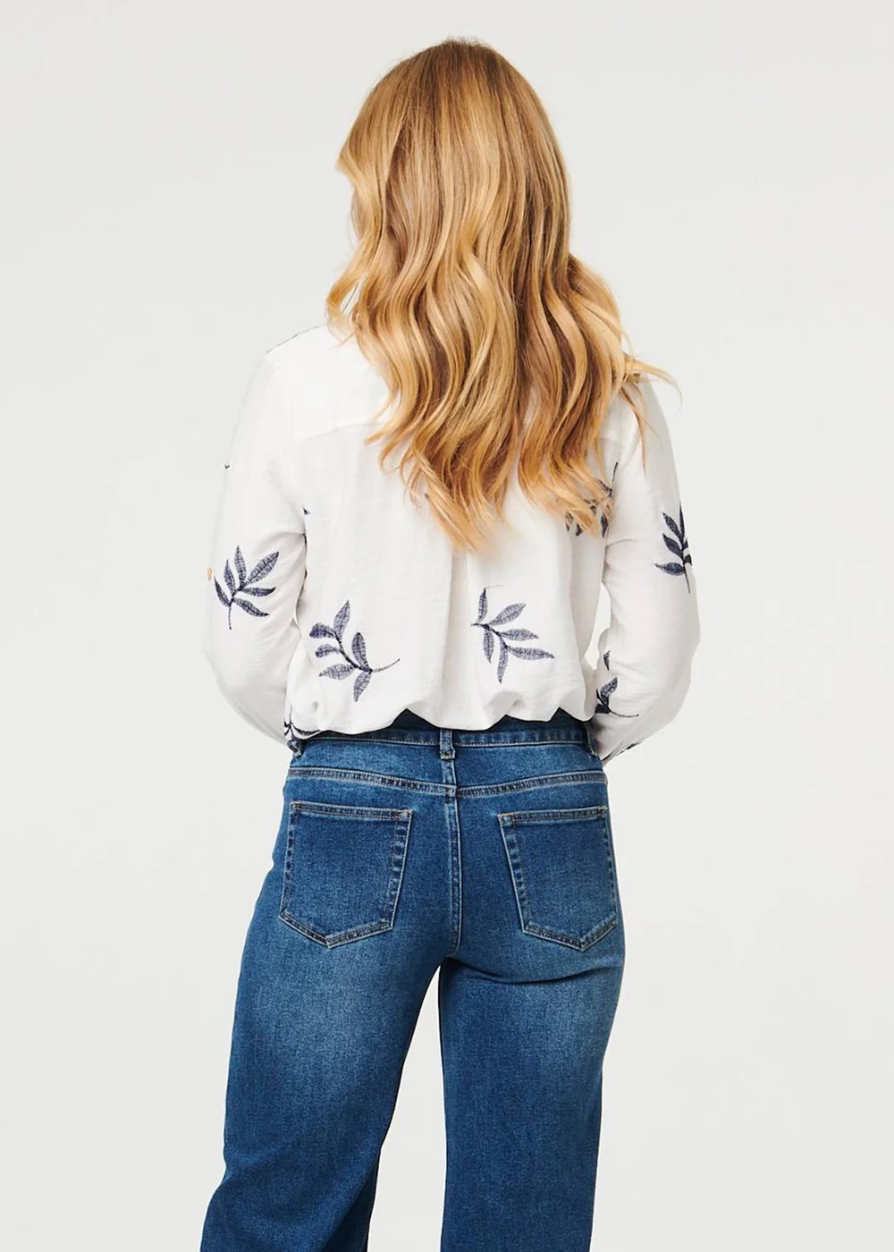 Izabel London White Leaf Embroidered 3/4 Sleeve Shirt - 12 Image 2
