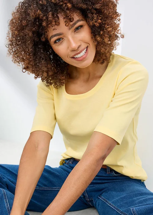 Cotton Traders Pale Yellow Wrinkle Free 1/2 Sleeve Scoop Neck Top - 18 Image 1