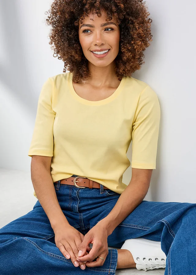 Cotton Traders Pale Yellow Wrinkle Free 1/2 Sleeve Scoop Neck Top