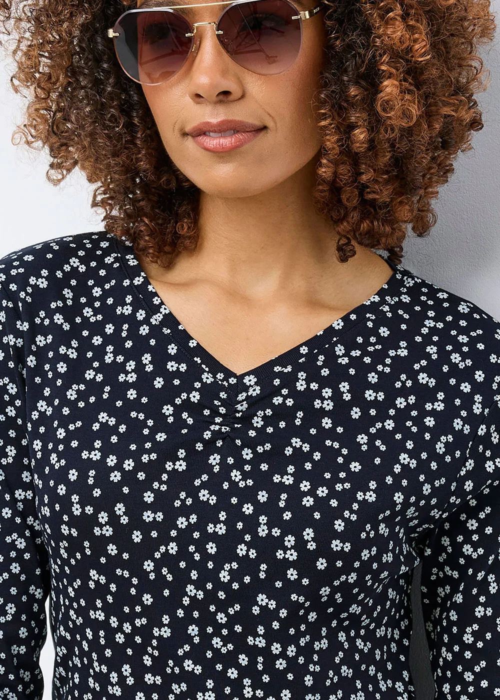 Cotton Traders Navy Wrinkle Free 3/4 Sleeve V Neck Ruched Printed Top - 20 Image 2