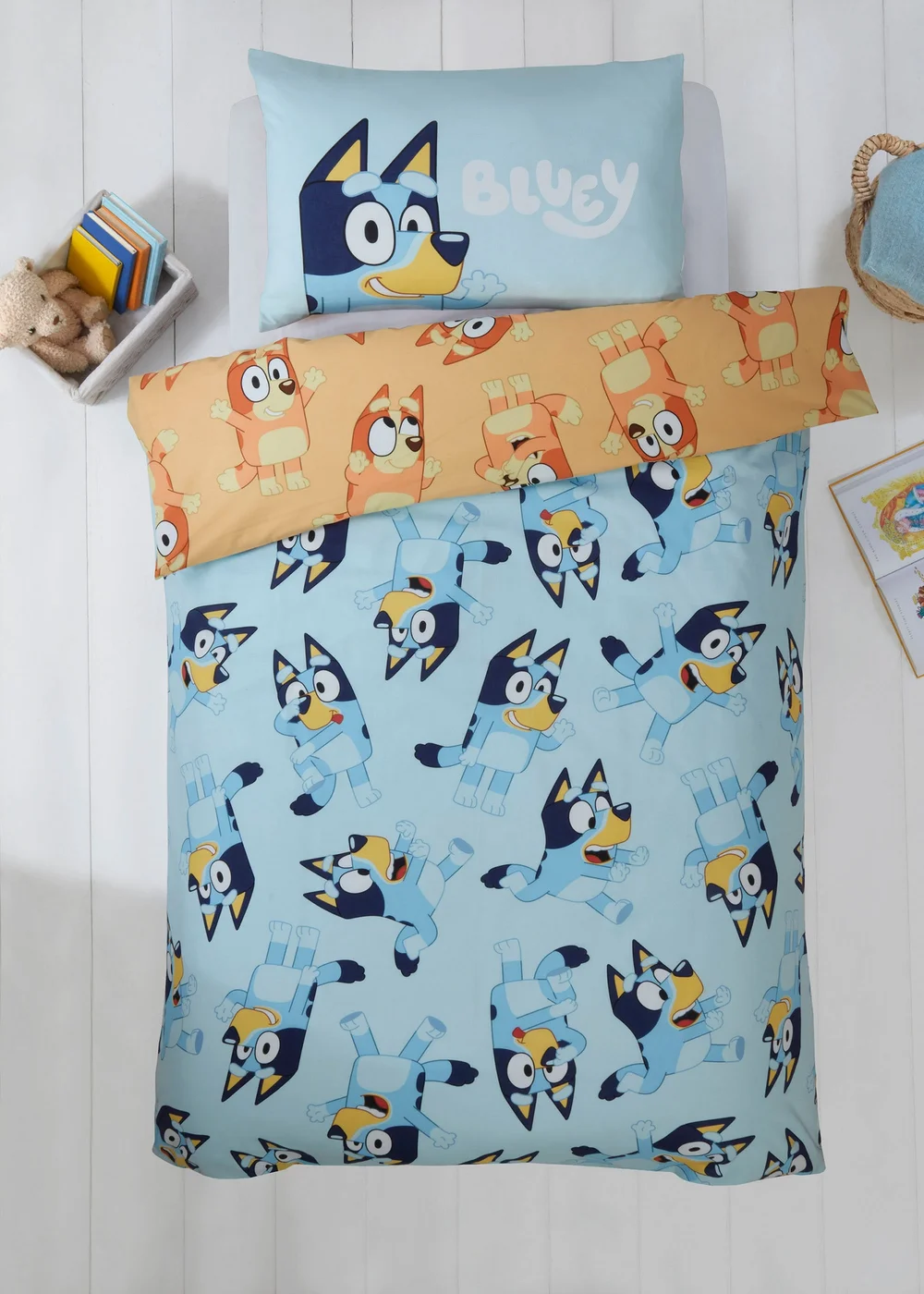Bluey Reversible Duvet Set Beddings - Junior Image 1