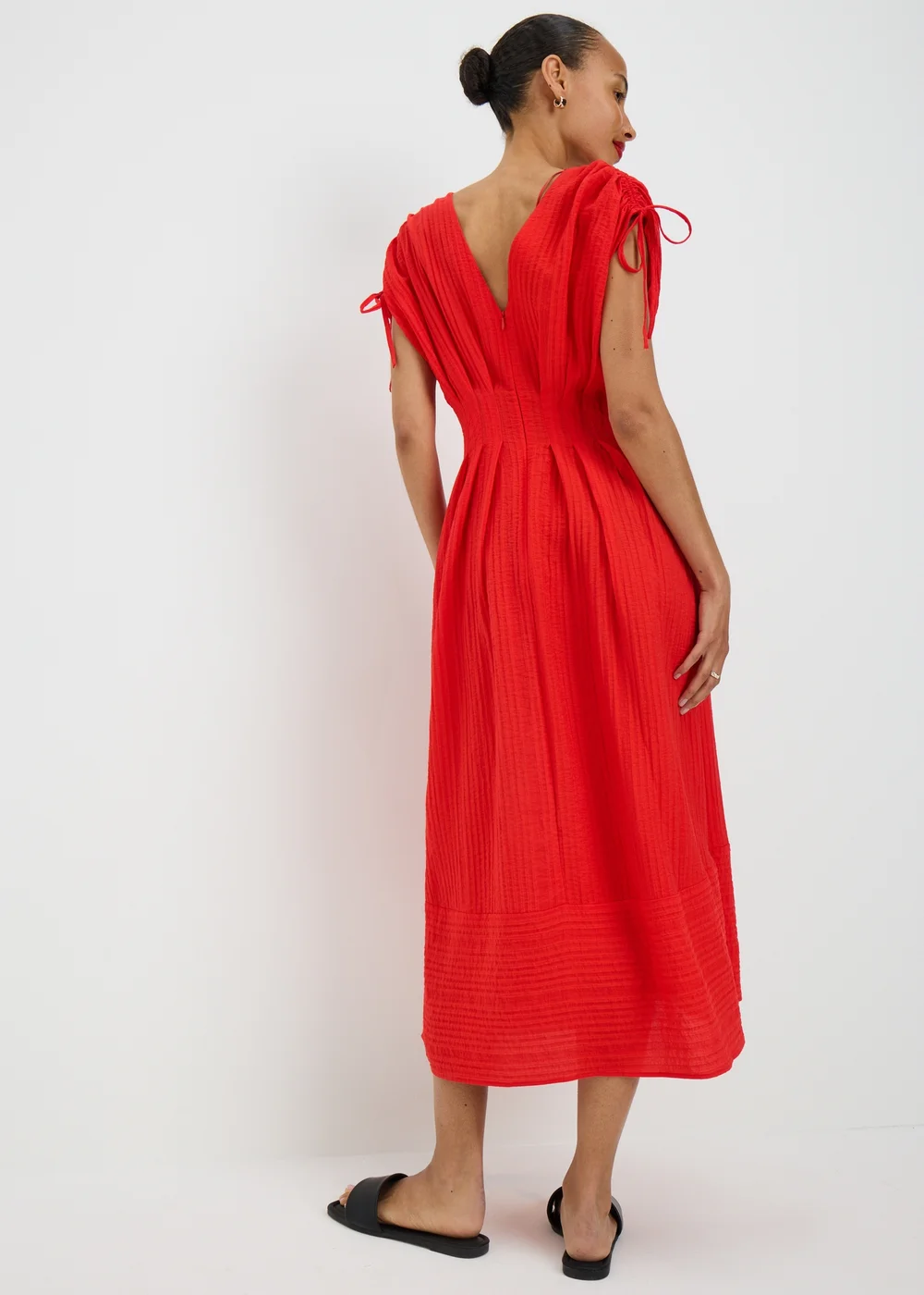 Red Textured Cinched Waist Midaxi Dress - 8 Image 2