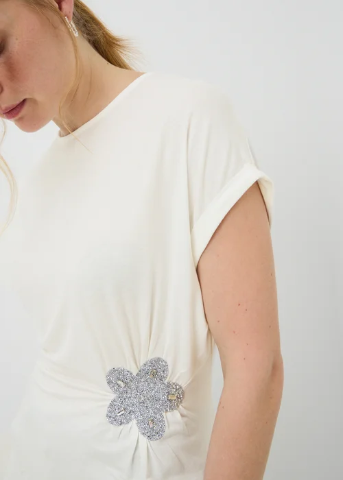 White Embellished Flower Waist Top - Size 8 Image 3