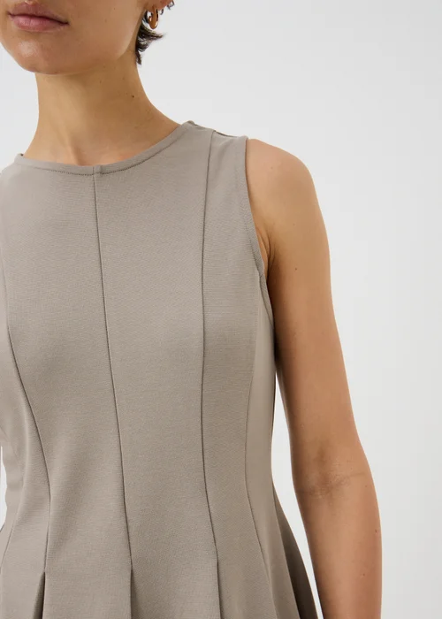 Mocha Fitted Flare Vest - 8 Image 3