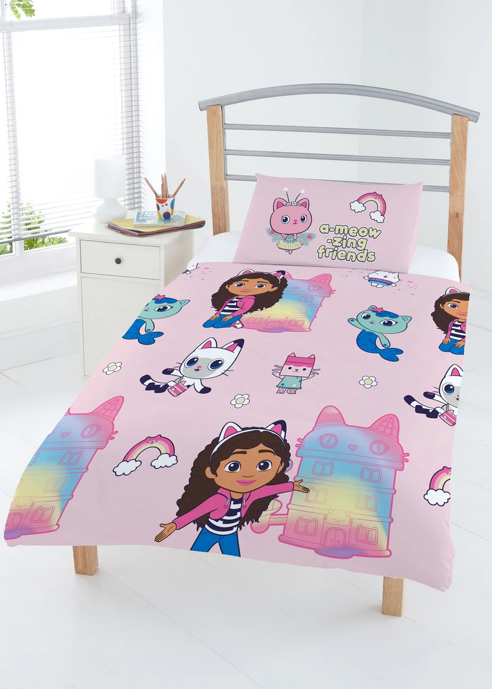 Gabby's Dollhouse Rainbow duvet set - Junior Image 1