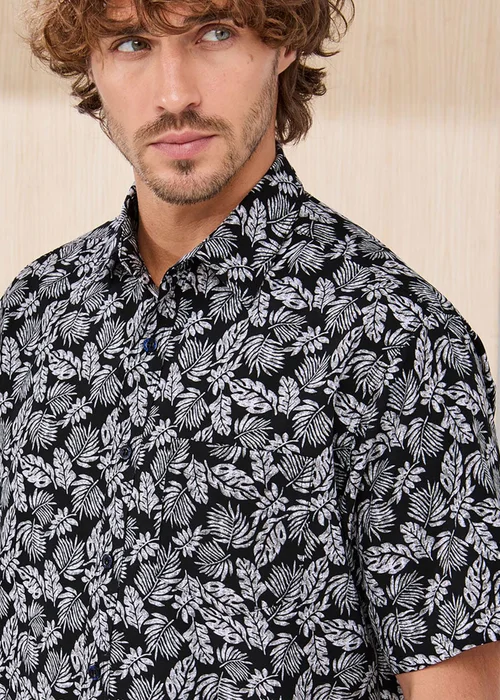 Cotton Traders Black Signature Short Sleeve Soft Touch Print Shirt - 3XL Image 3