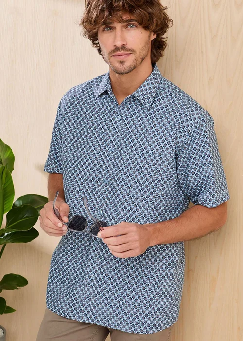 Cotton Traders Misty Blue Signature Short Sleeve Soft Touch Print Shirt - M Image 1
