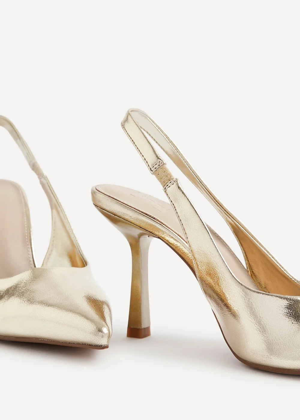 Linzi Dash Gold Faux Leather Court Heels - Size 7 Image 3