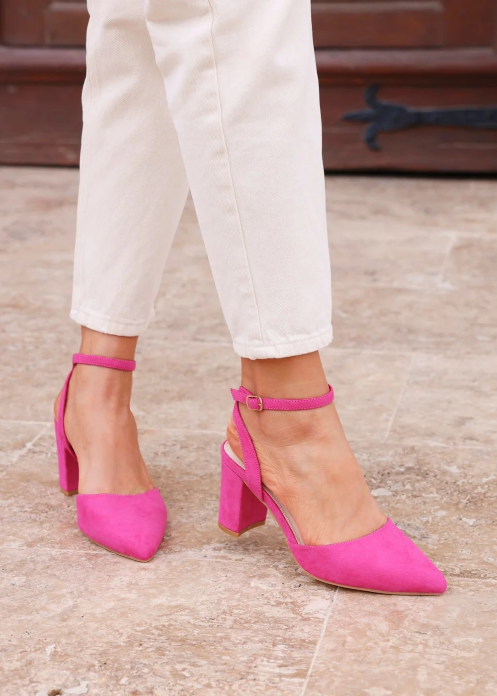 Linzi Larsa Wide Fit Pink Faux Suede Court Heels - Size 5 Image 1