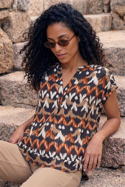 Roman Black Abstract Print Stretch Top - 10 Image 1