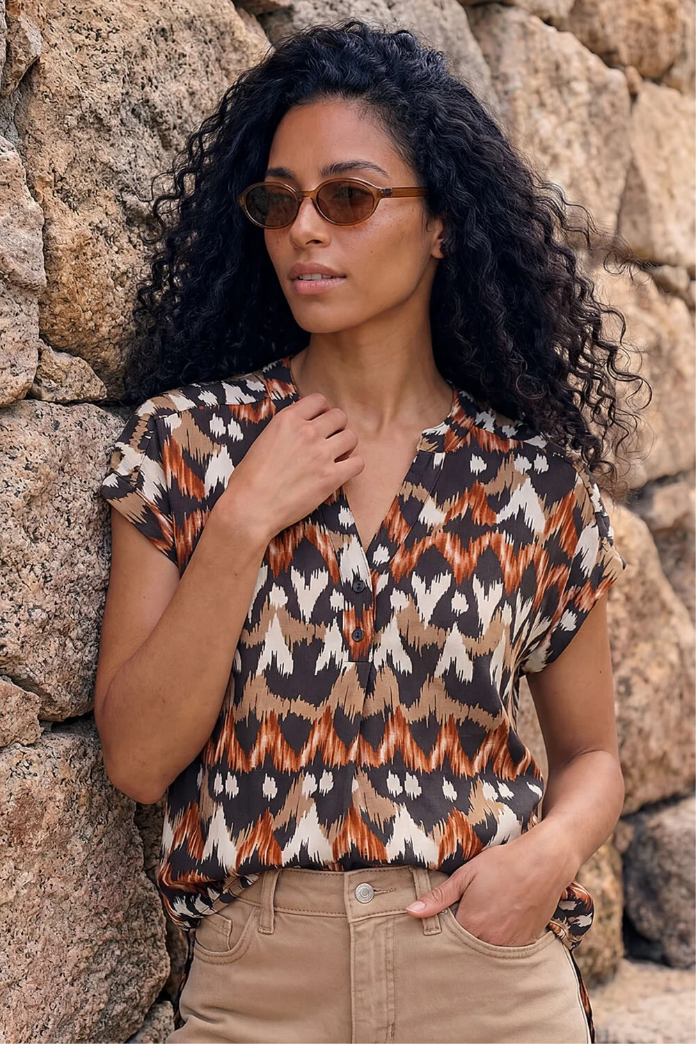 Roman Black Abstract Print Stretch Top - 10 Image 2