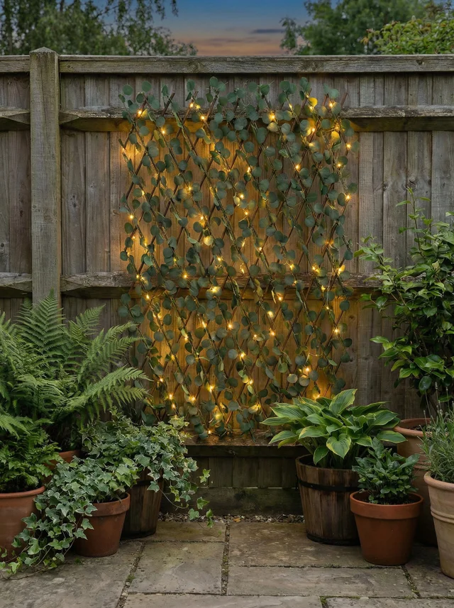 Scottish Everlastings Green Eucalyptus Expanding Trellis with LED Lights (170x90cm)