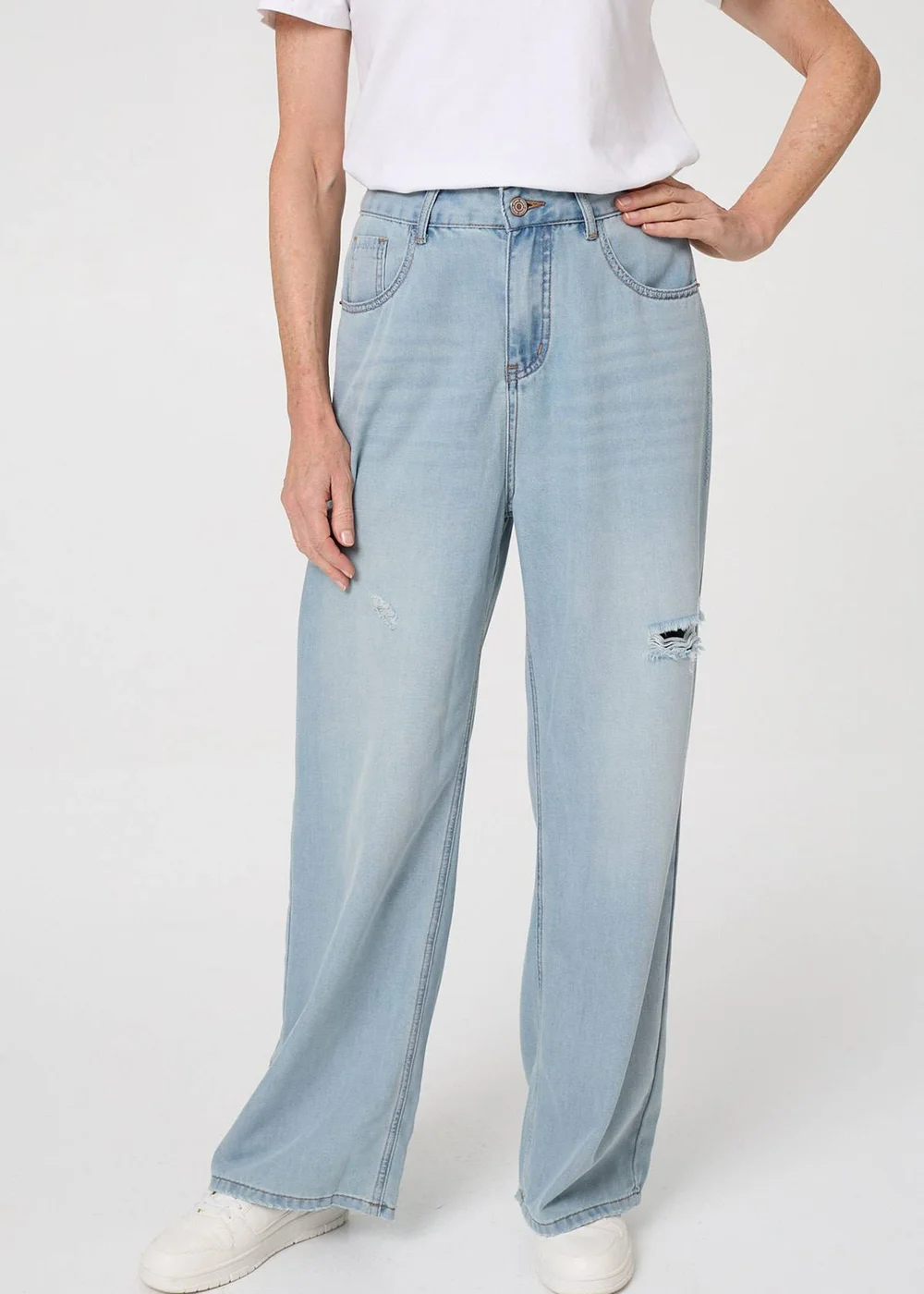 Izabel London Blue High Waist Ripped Detail Relaxed Jeans - 16 Image 2