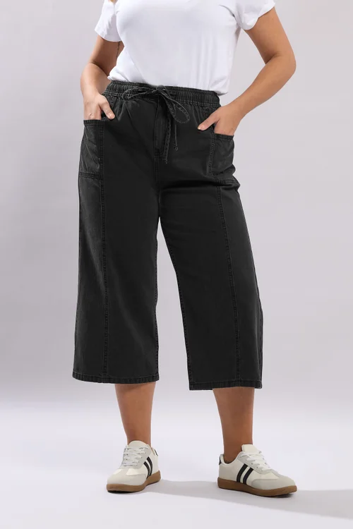 Yours Curve Washed Black Cropped Denim Trousers - 30-32 Image 1