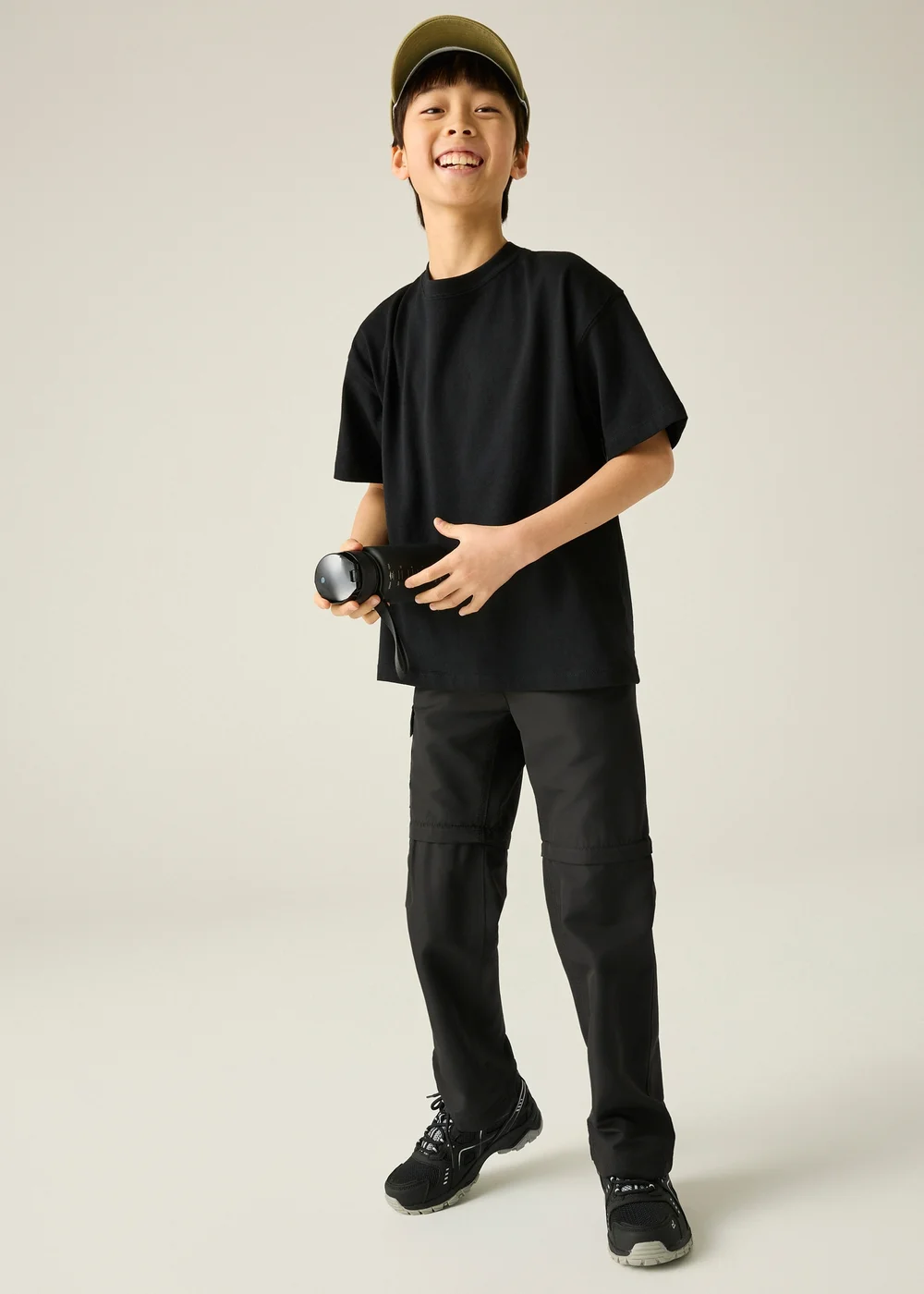 Regatta Black Sorcer III Quick Drying Trousers (3-13 Years) - 4-5 Yrs Image 3