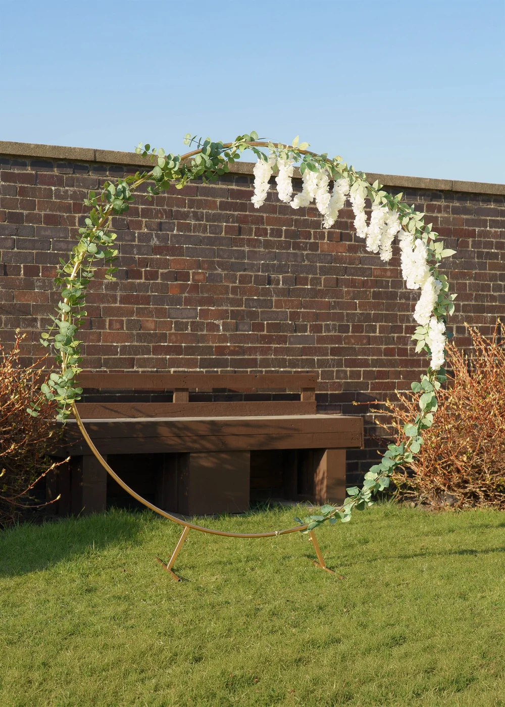 Scottish Everlastings Gold Round Arch Frame (1.8m) - One Size Image 3